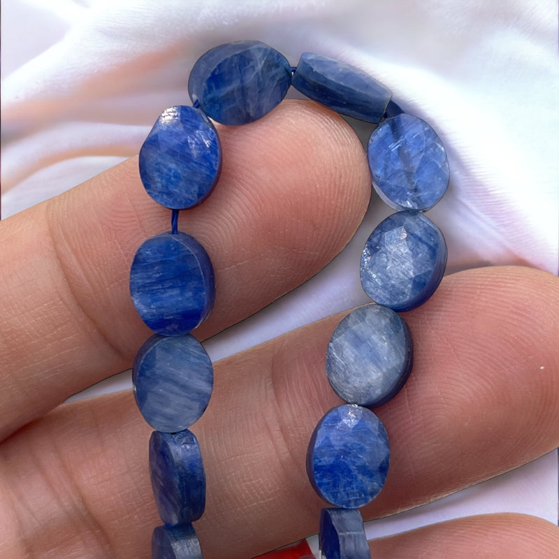 9x7mm Oval Kyanite